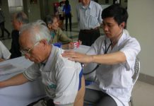 Cẩn trọng với bệnh viêm phổi ở người già khi giao mùa